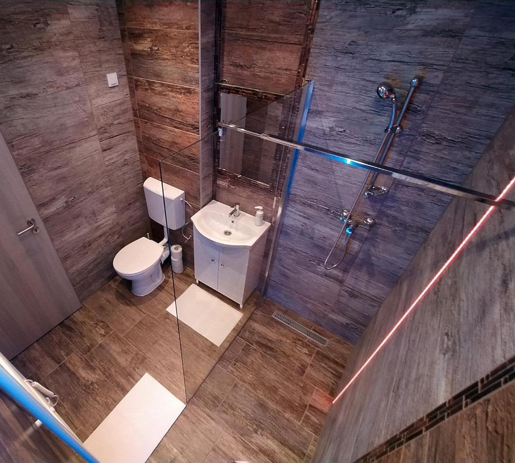 Emmabella Apartmanok Егер Екстериор снимка