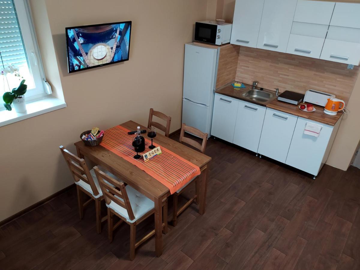 Emmabella Apartmanok Егер Екстериор снимка